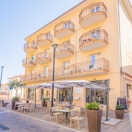 Hotel La Bussola Finale Ligure Exterior foto