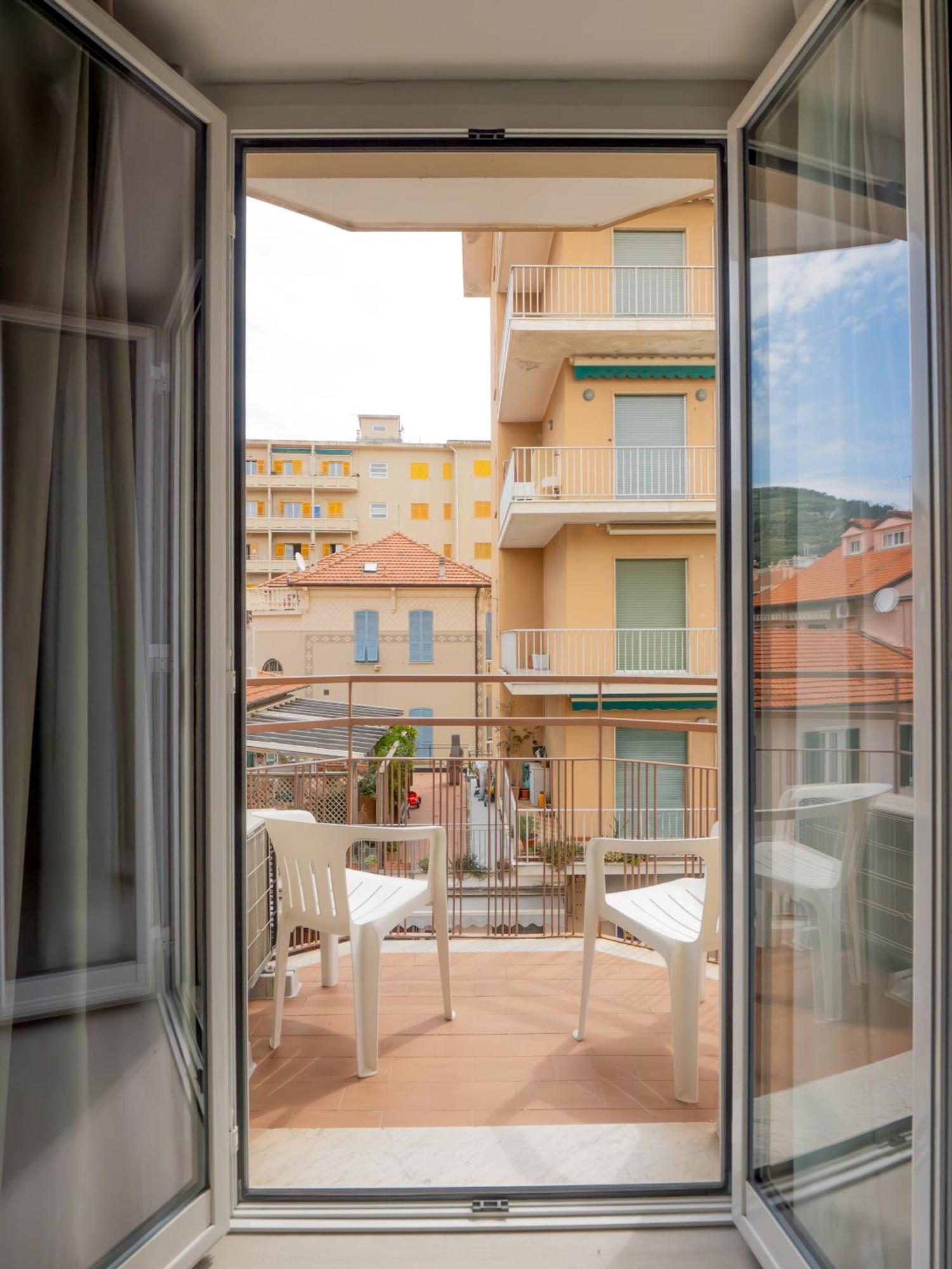 Hotel La Bussola Finale Ligure Exterior foto