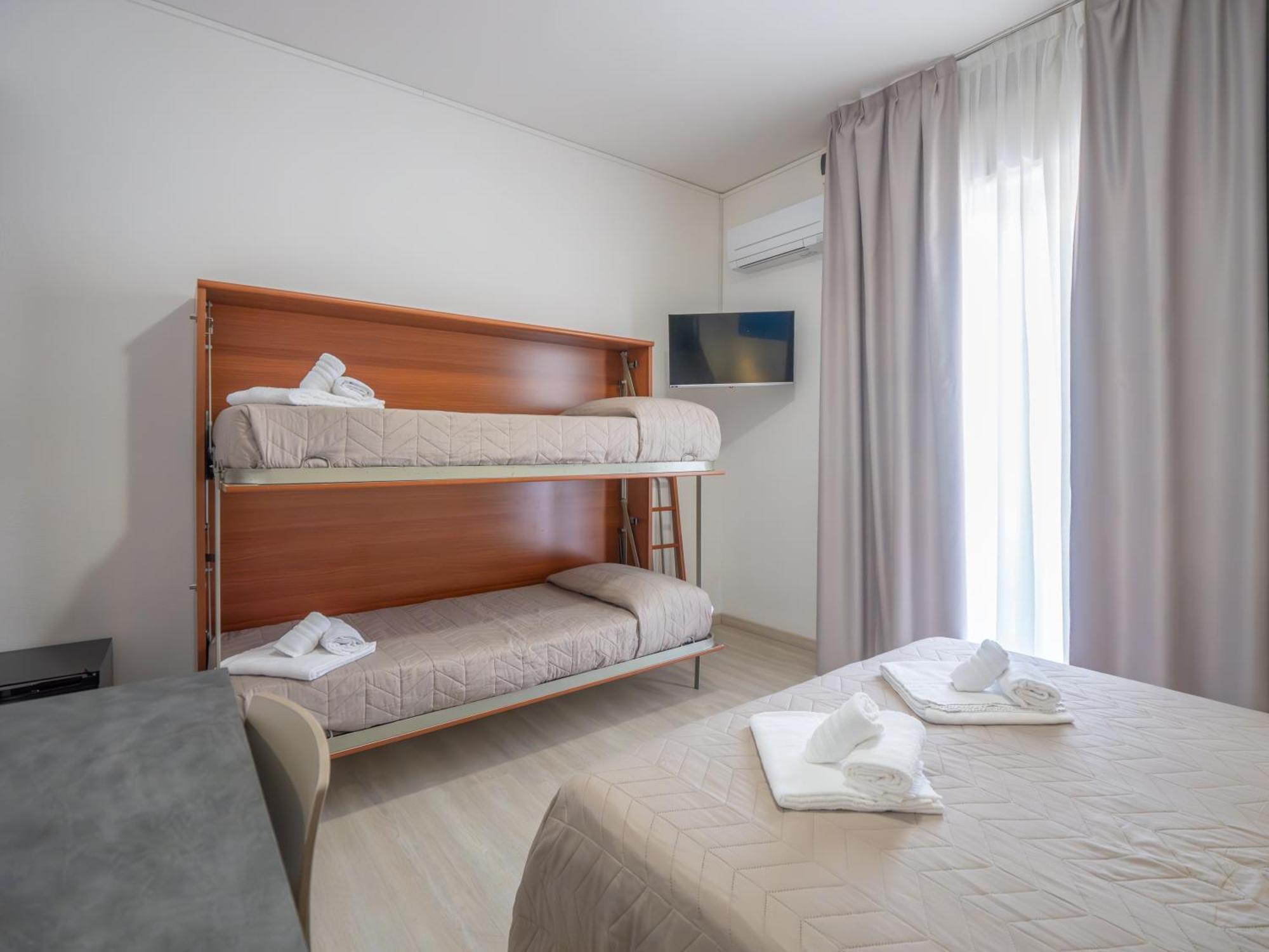 Hotel La Bussola Finale Ligure Exterior foto
