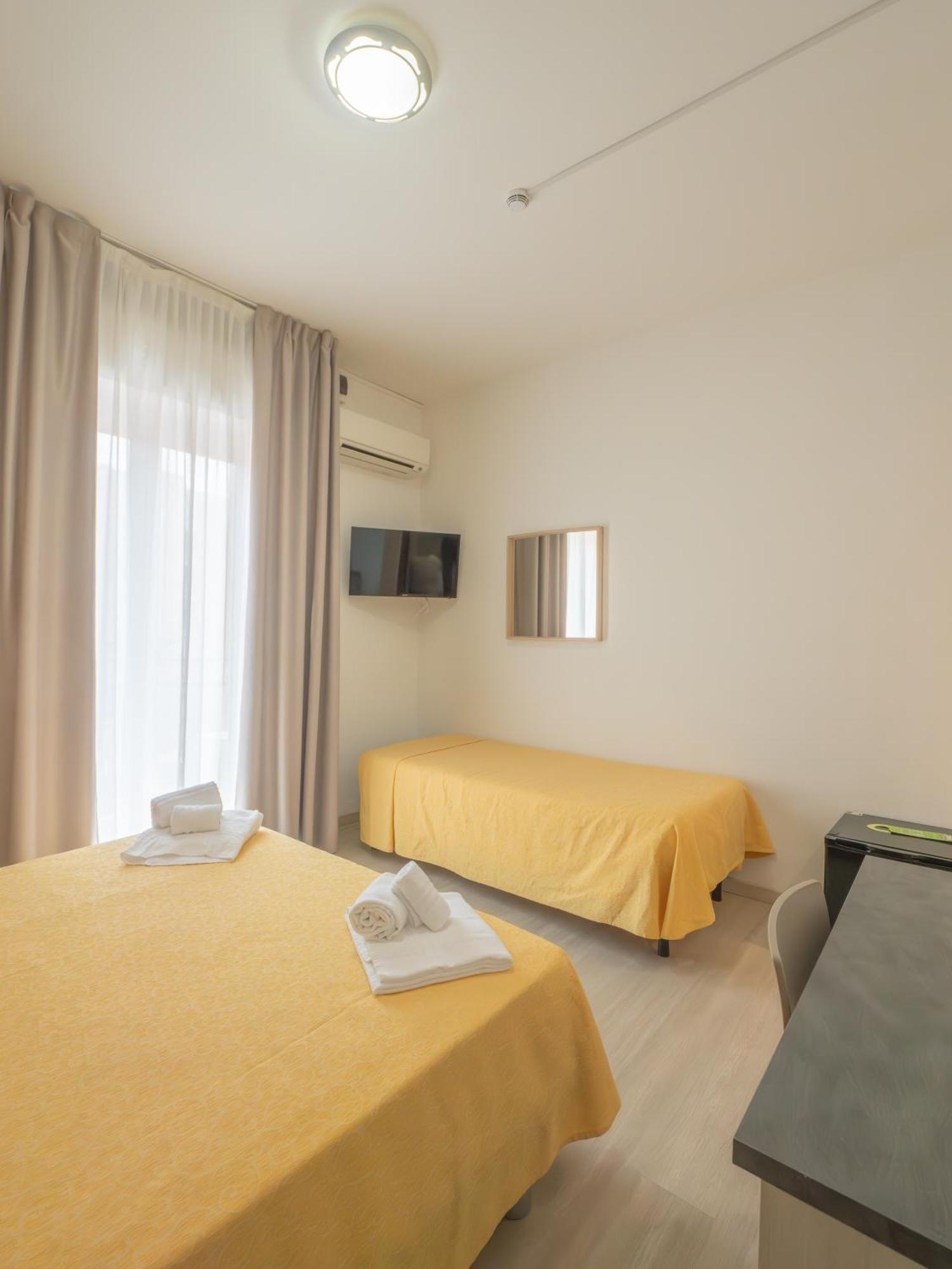 Hotel La Bussola Finale Ligure Exterior foto