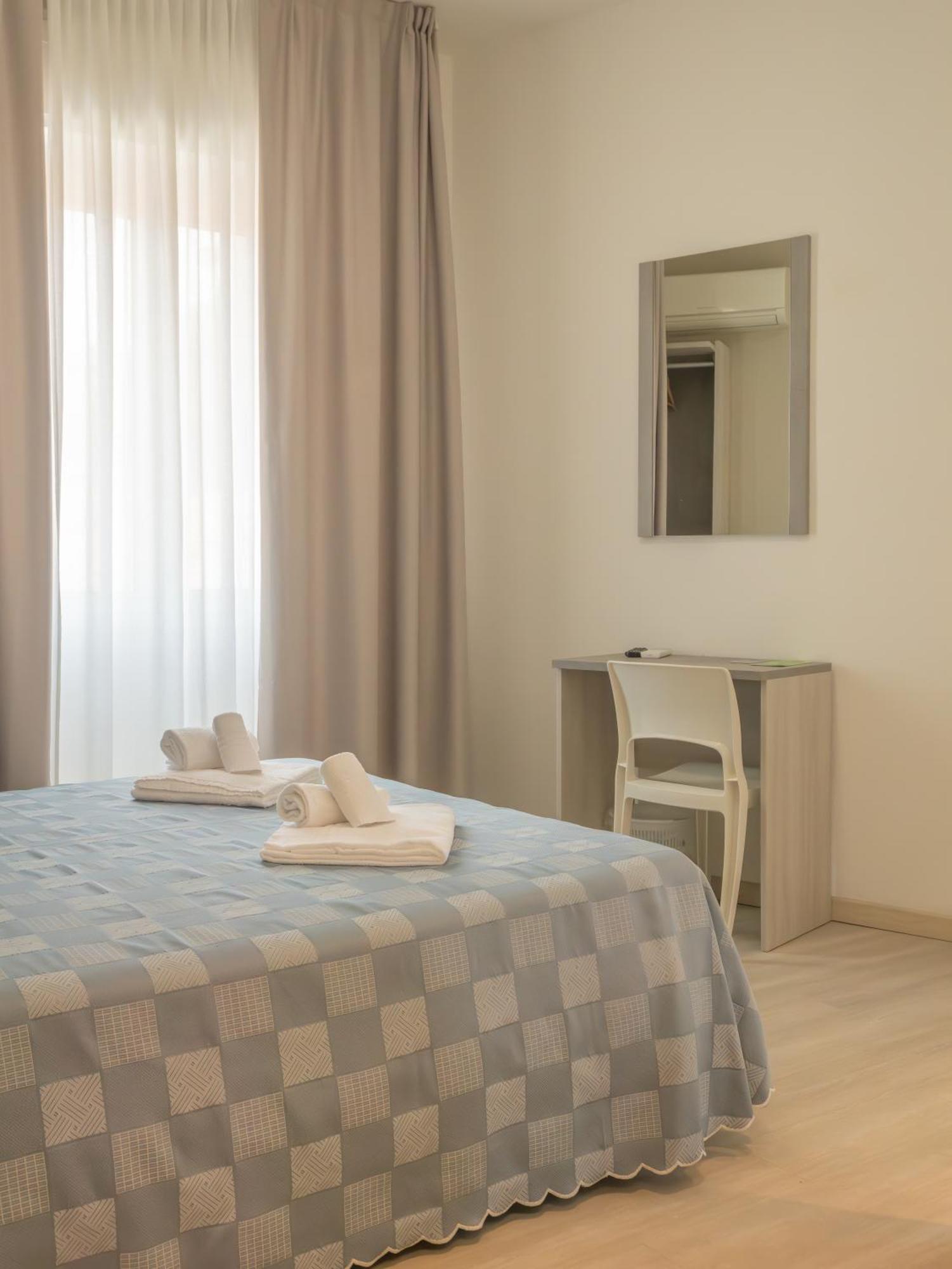 Hotel La Bussola Finale Ligure Exterior foto